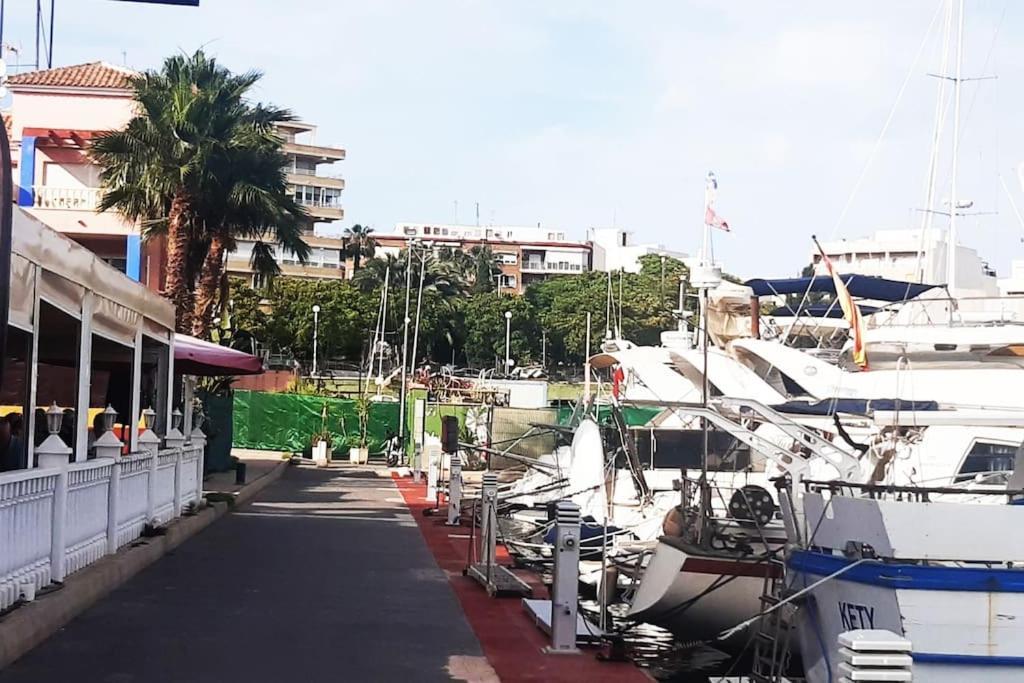 Appartement Adventure Harbour à Torrevieja Extérieur photo