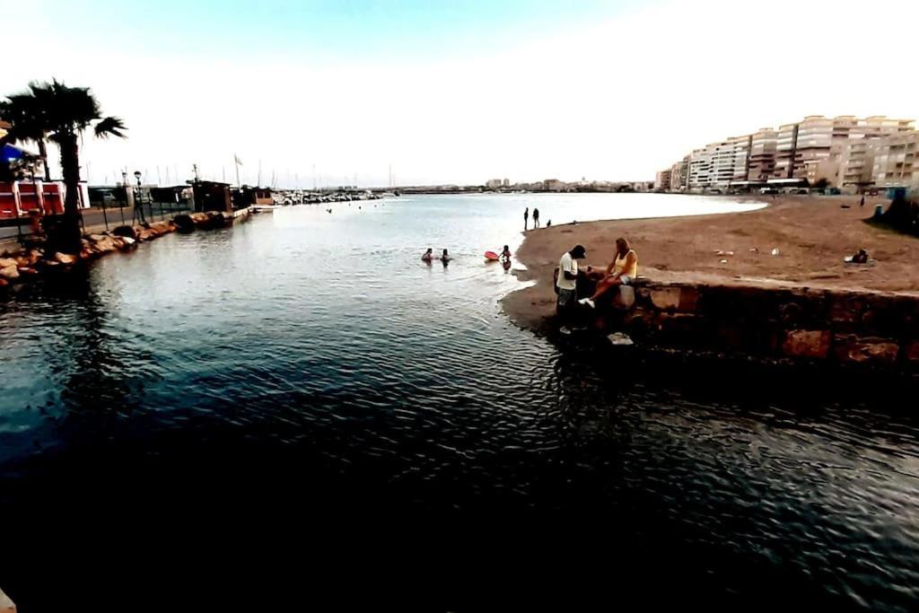 Appartement Adventure Harbour à Torrevieja Extérieur photo